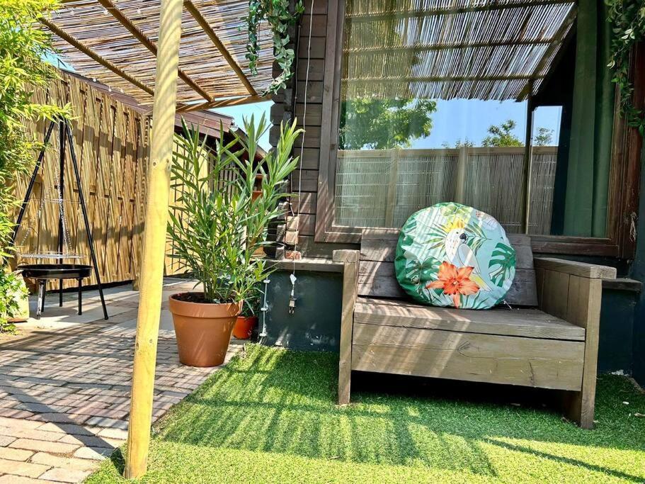 Jungle Style Lodge With Jacuzzi ,Sauna And Garden Near Amsterdam Vijfhuizen ภายนอก รูปภาพ