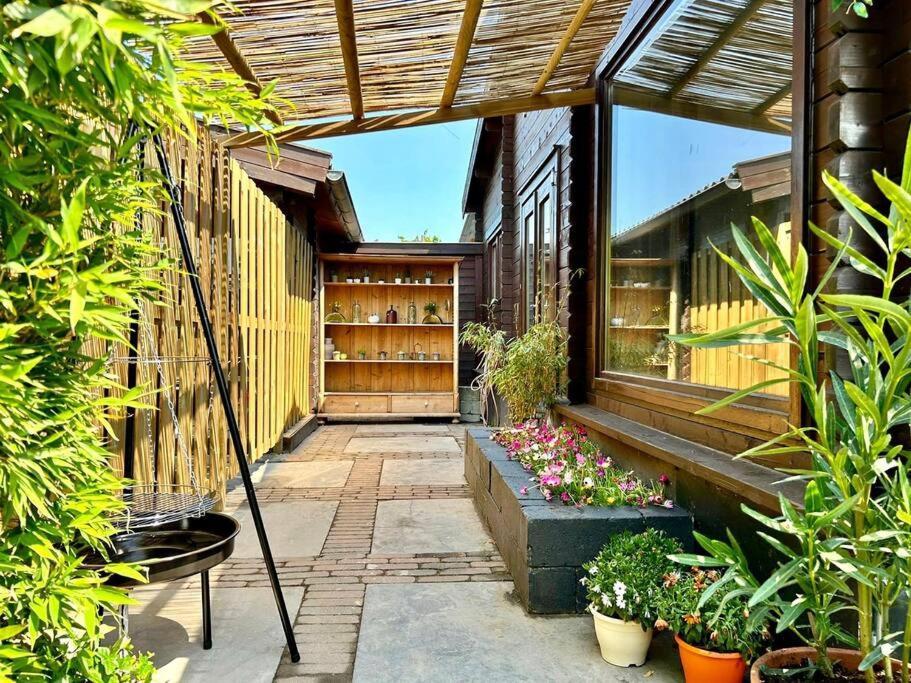 Jungle Style Lodge With Jacuzzi ,Sauna And Garden Near Amsterdam Vijfhuizen ภายนอก รูปภาพ