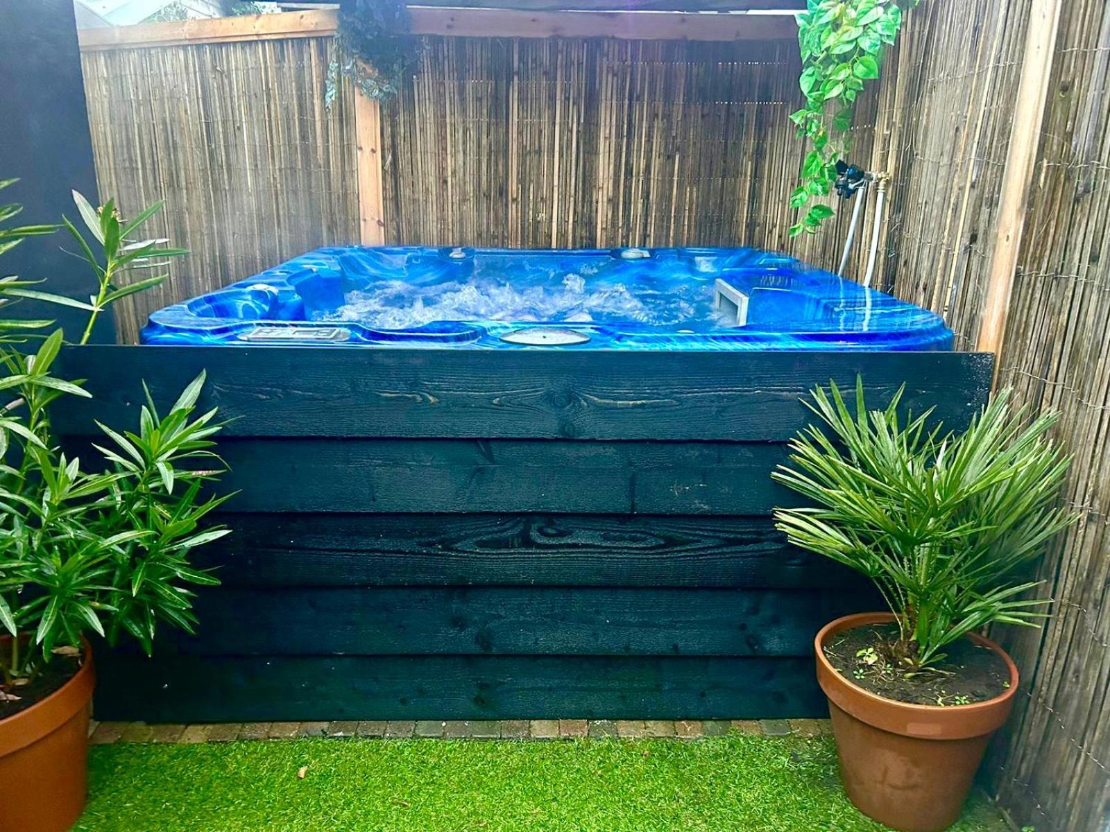 Jungle Style Lodge With Jacuzzi ,Sauna And Garden Near Amsterdam Vijfhuizen ภายนอก รูปภาพ