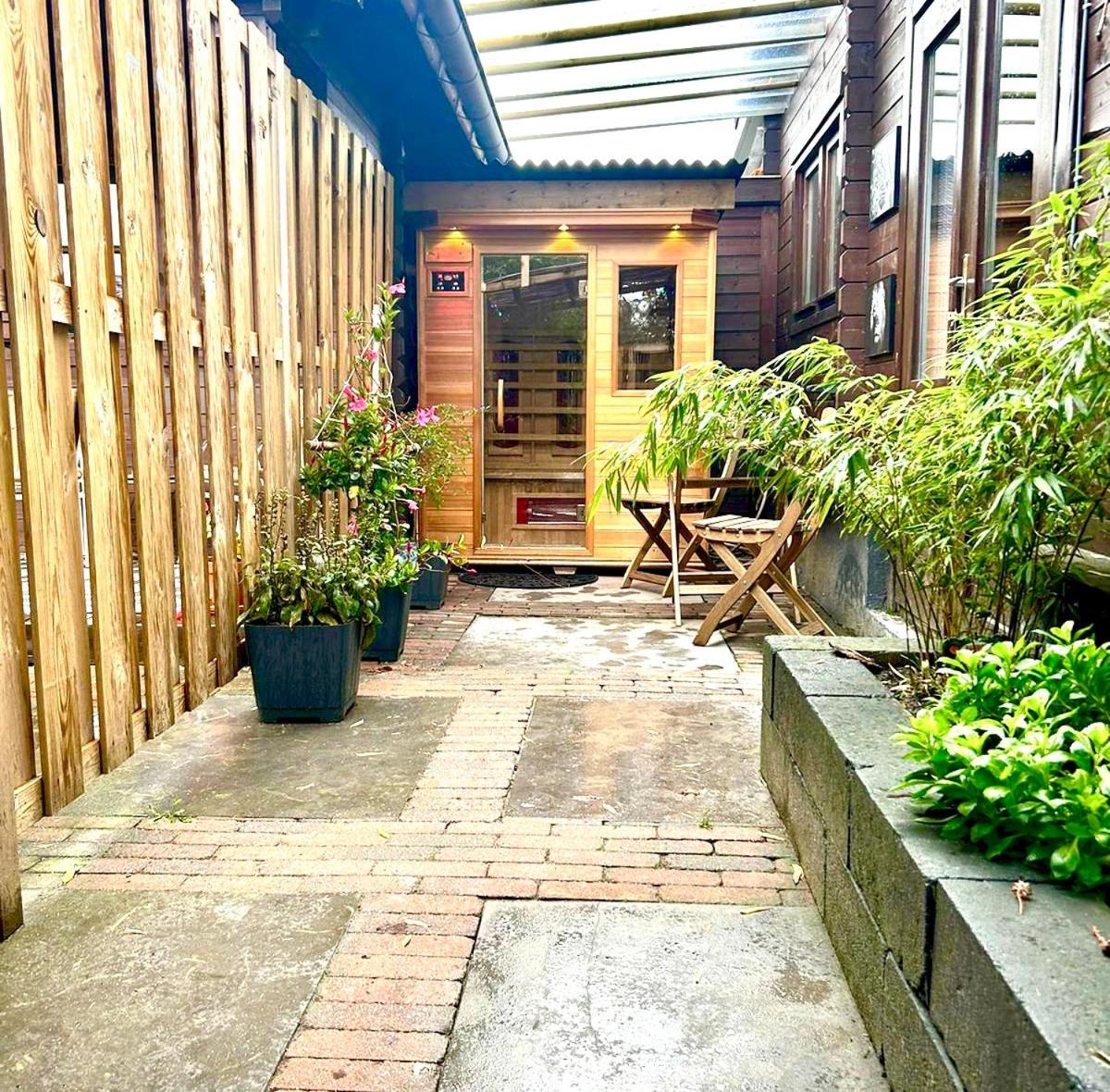 Jungle Style Lodge With Jacuzzi ,Sauna And Garden Near Amsterdam Vijfhuizen ภายนอก รูปภาพ